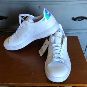 NWT Adidas advantage sneakers
